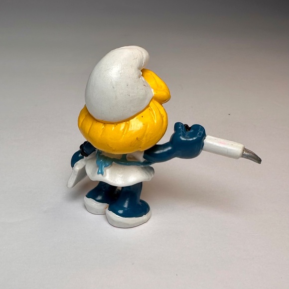 Vintage Schleich Nurse Smurfette π 1980 Peyo β Made in Hong Kong - Picture 3 of 8